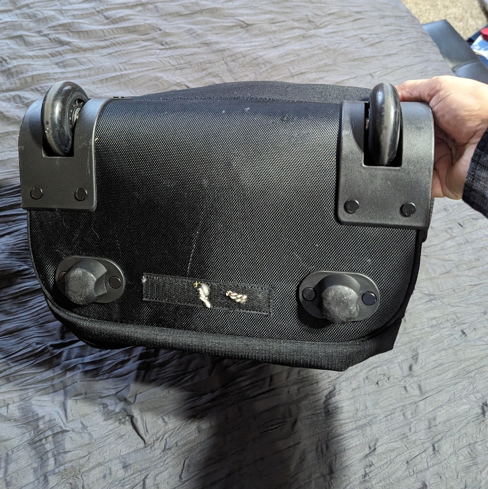 Used Samsonite rolling laptop bag